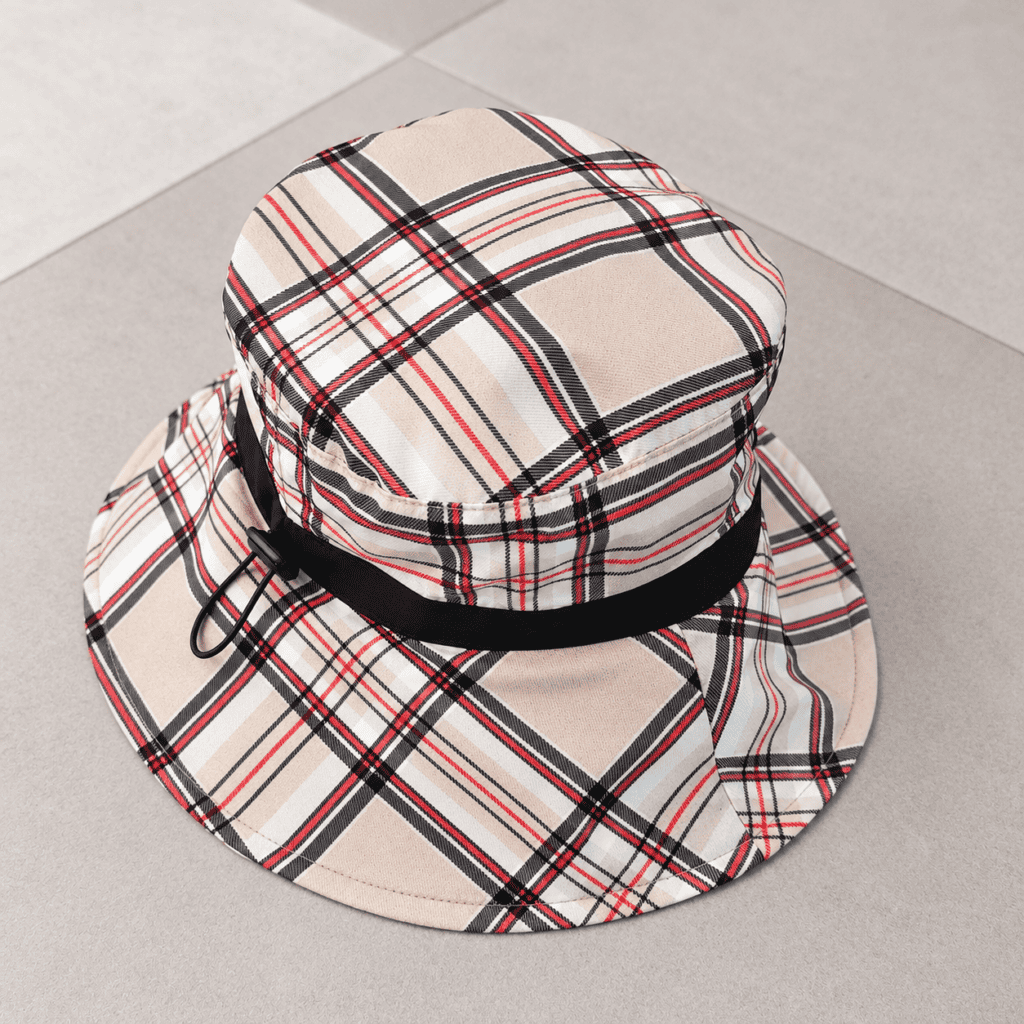 cappello a secchiello scozzese beige e rosso