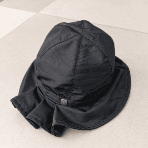 cappello da pescatore nero con dettagli cuciti