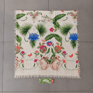 foulard tropicale frida su piastrelle grigie