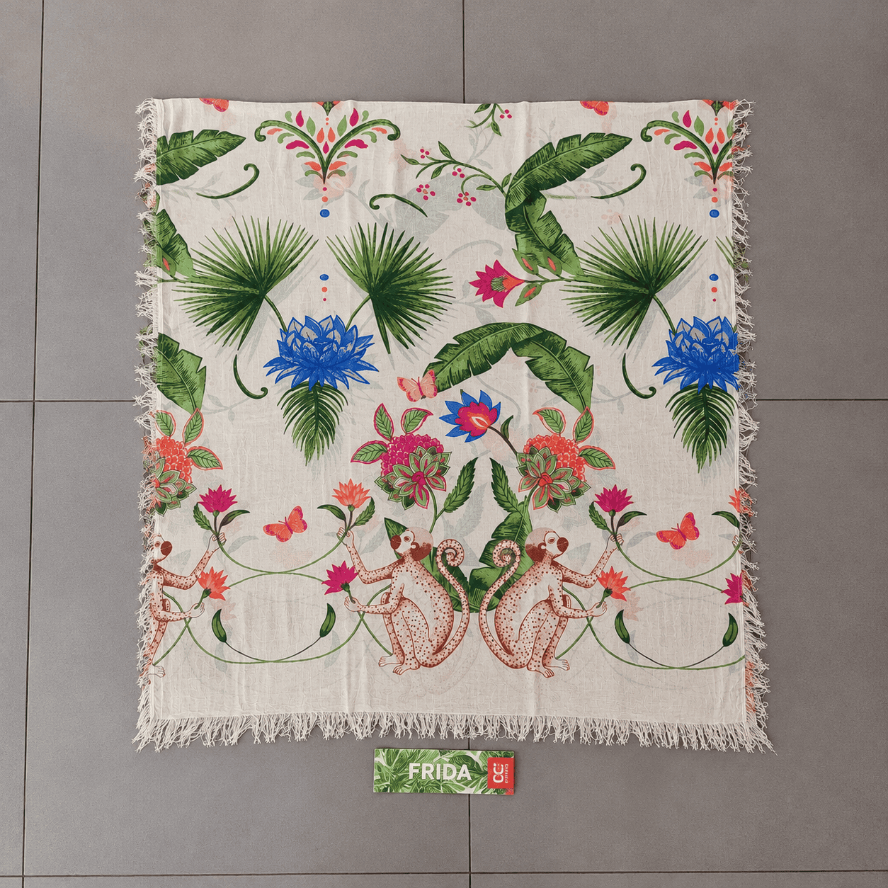 foulard tropicale frida su piastrelle grigie foulard tropicale frida su piastrelle grigie