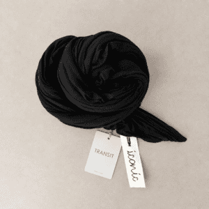 sciarpa leggera nera transit by suit boutique